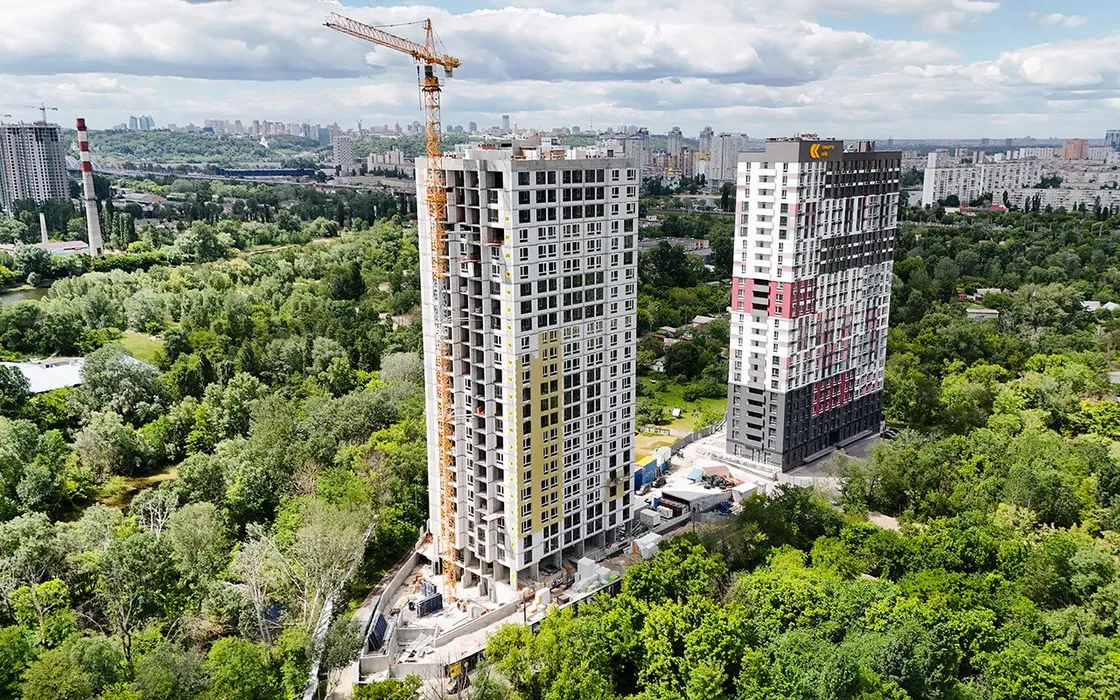 Новий етап будівництва ЖК Синергія Київ: на 1 будинку стартували фасадні роботи