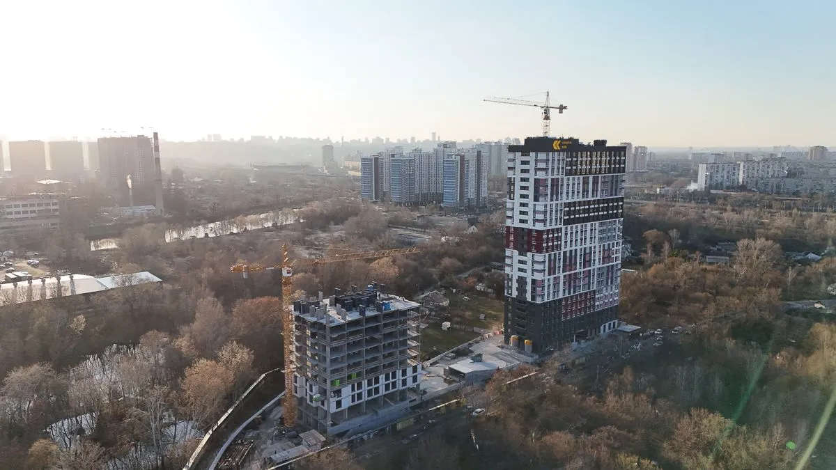 Новий відеозвіт: як просувається будівництво ЖК Синергія Київ у березні
