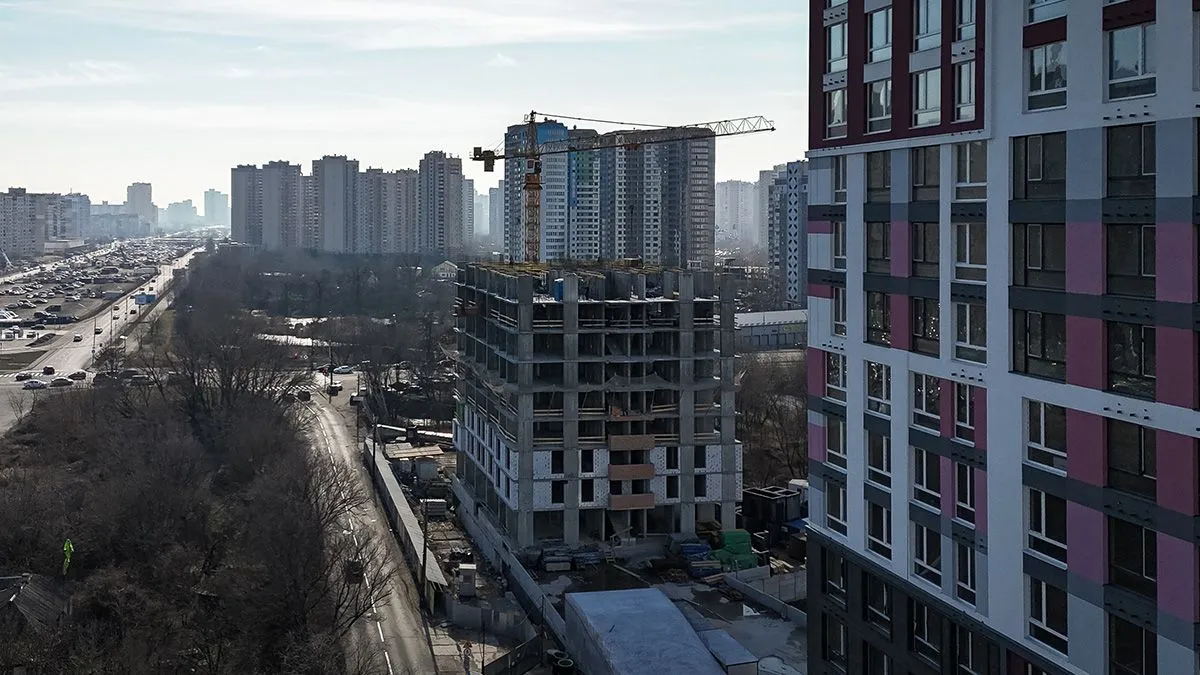 1-й будинок Синергія Київ став вищим ще на кілька поверхів: продовжуємо монолітні роботи